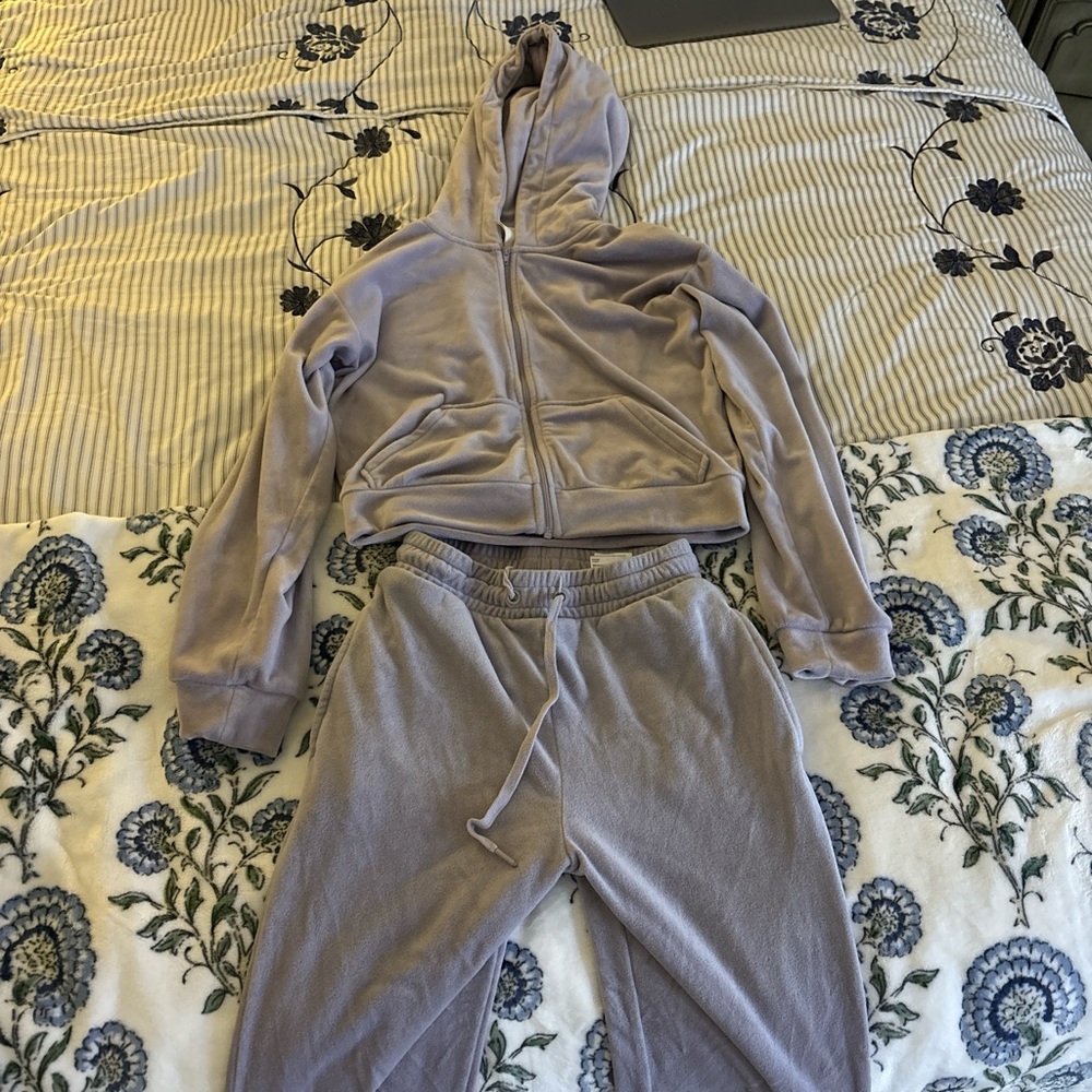 Velvet light purple jacket and pants set from H&M